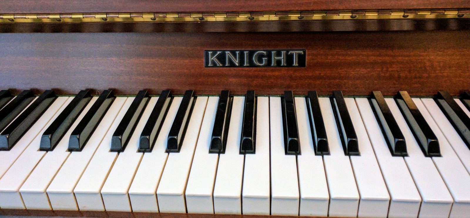 Close up of Keys and Knight K10 trade mark decal