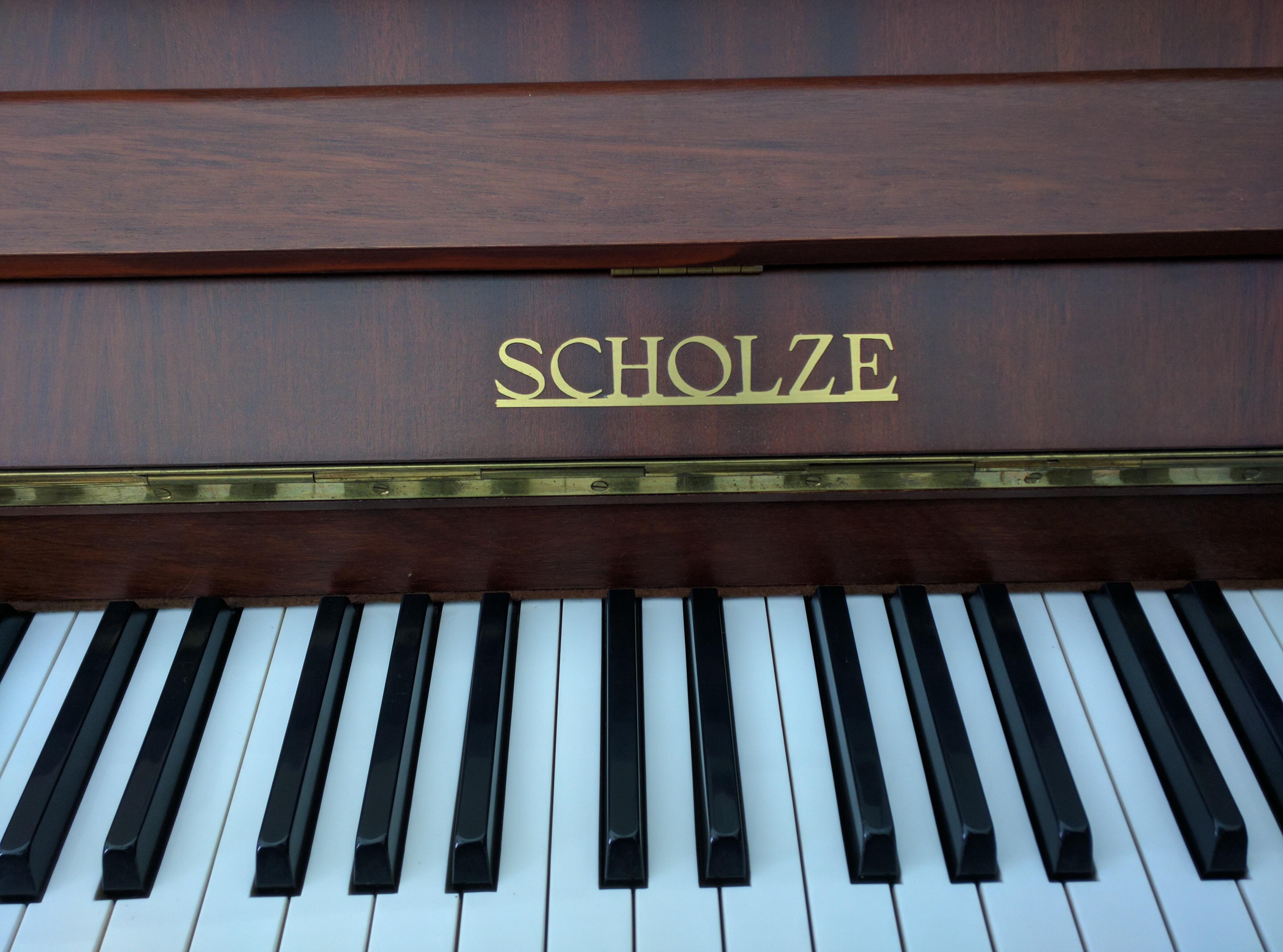 Scholze Upright Piano Logo and keys (1985)