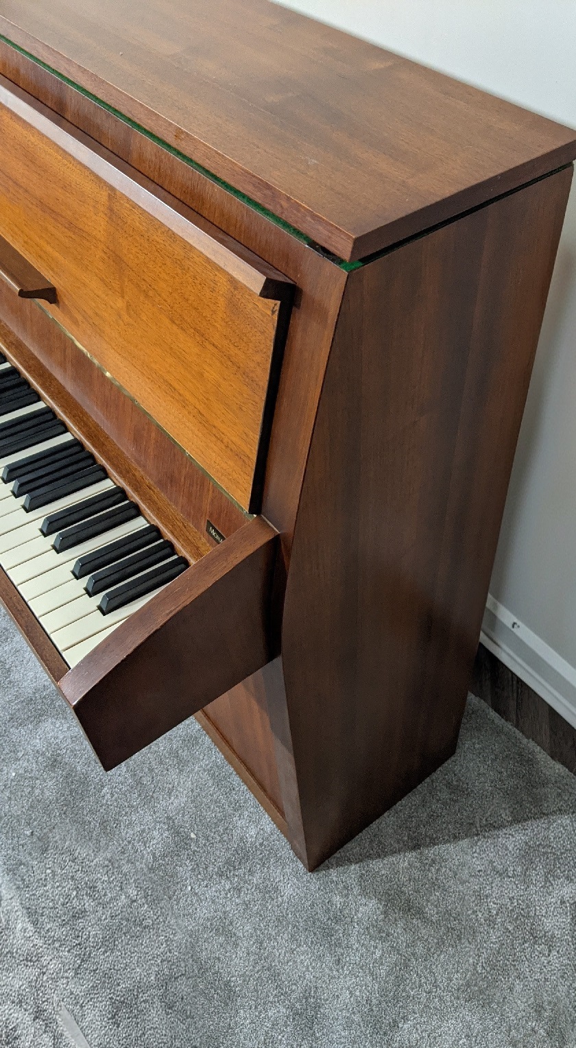 Side view of the Baldwin Monarch Upright Piano 1977